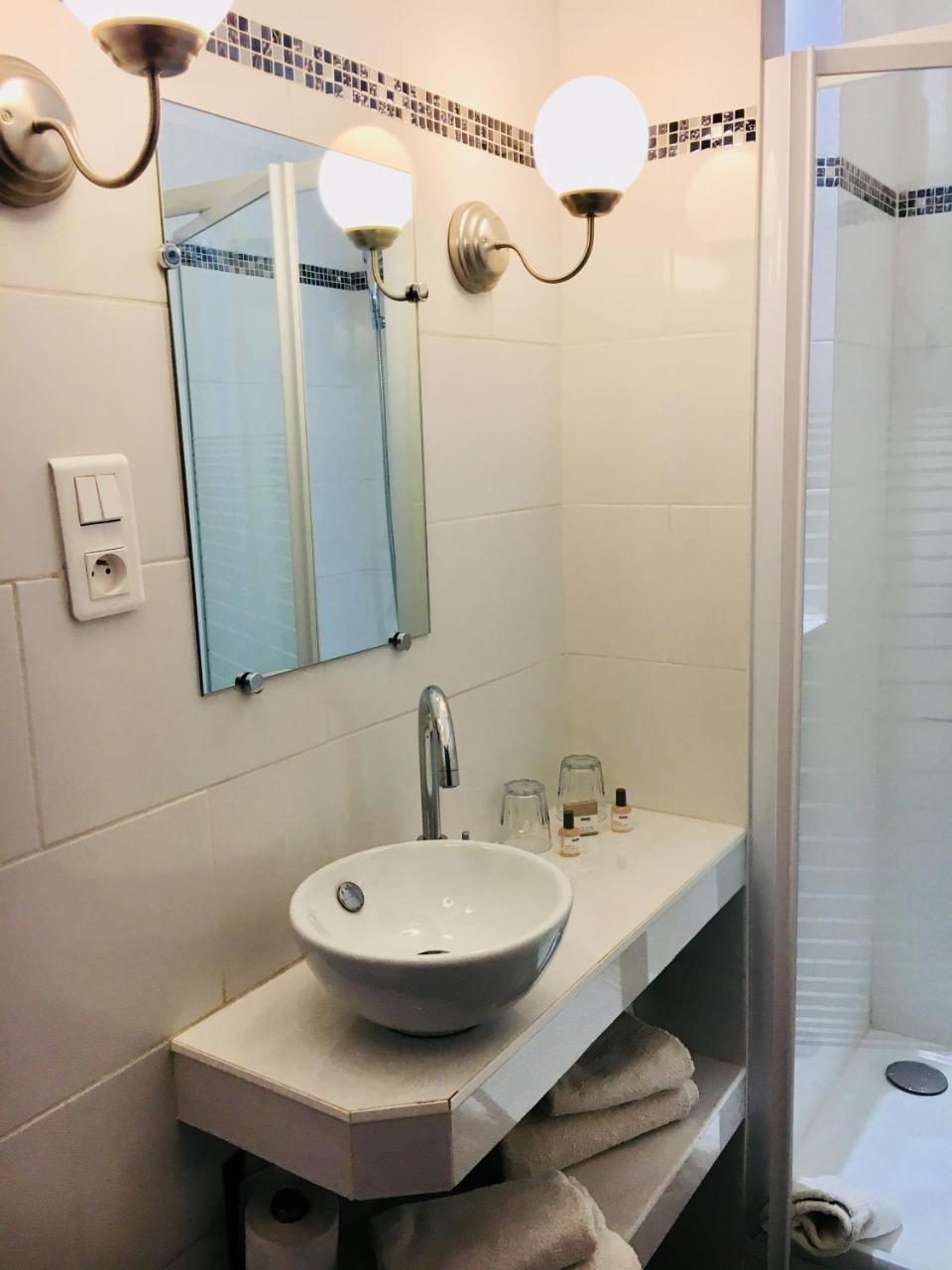 Le Cannier Hotel La Seyne-sur-Mer Bagian luar foto