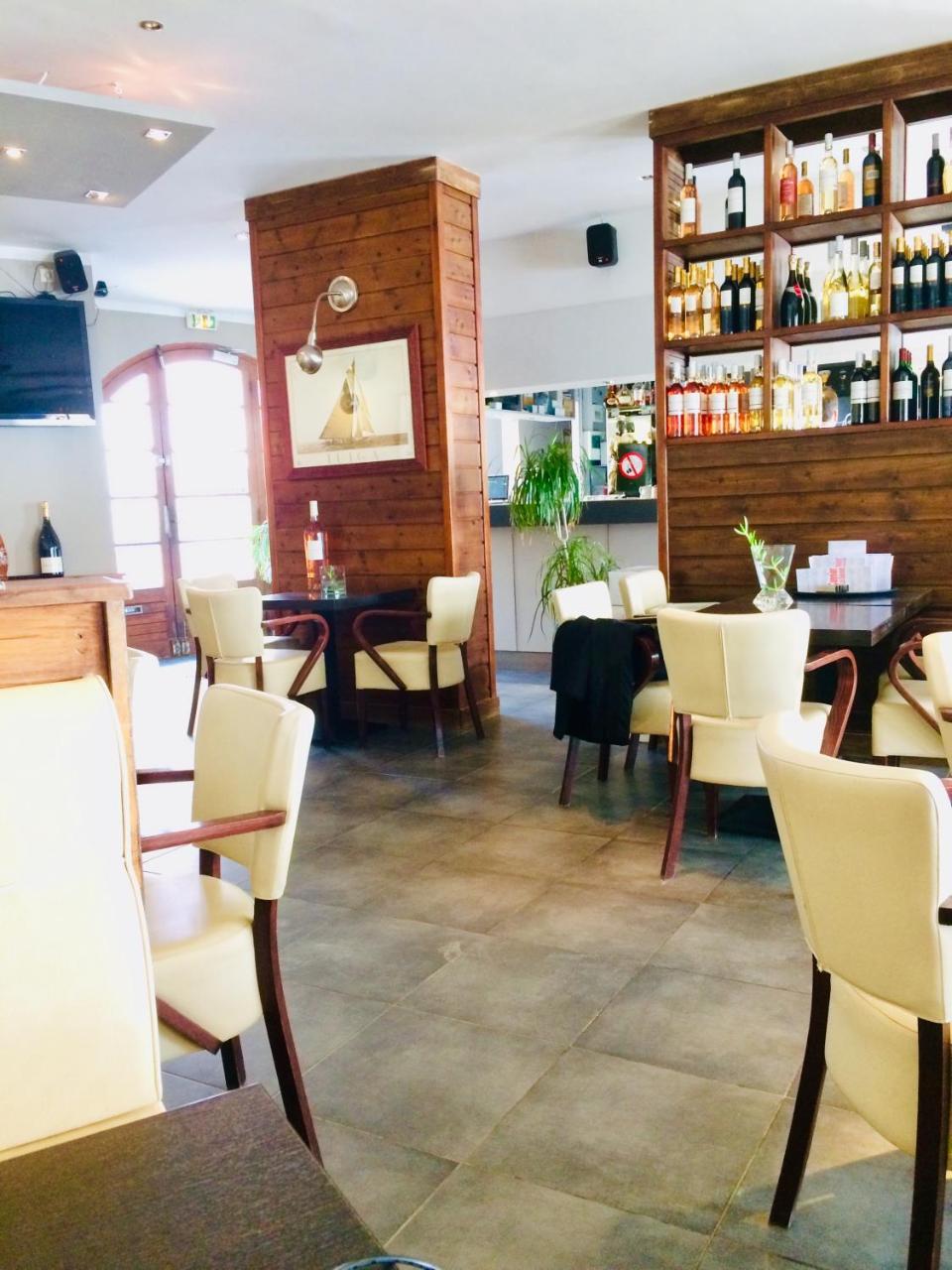 Le Cannier Hotel La Seyne-sur-Mer Bagian luar foto